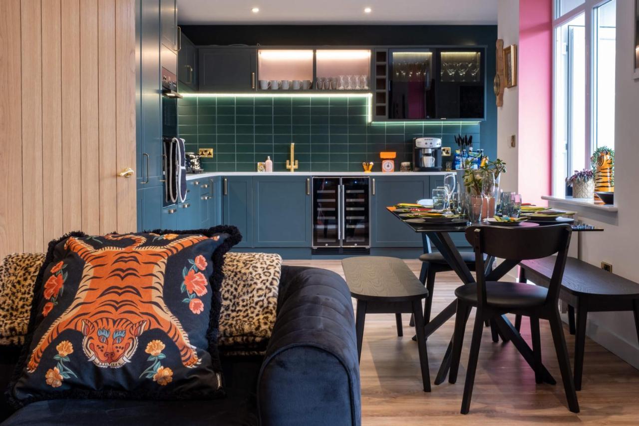 Ultimate Glam, Vintage Central Pad. Cool 70S Bar. Bournemouth Exterior foto